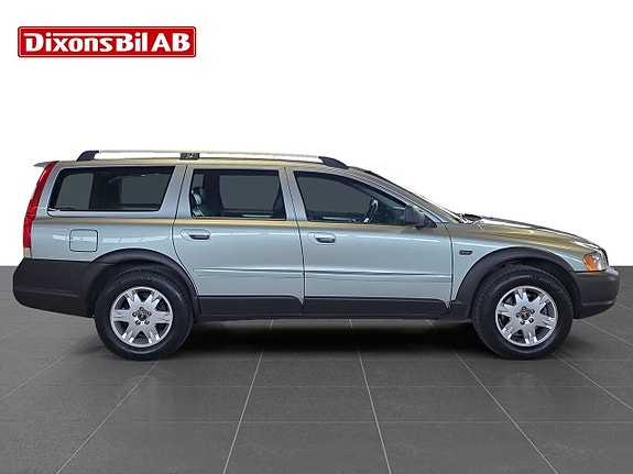 Volvo XC70 2 of 14