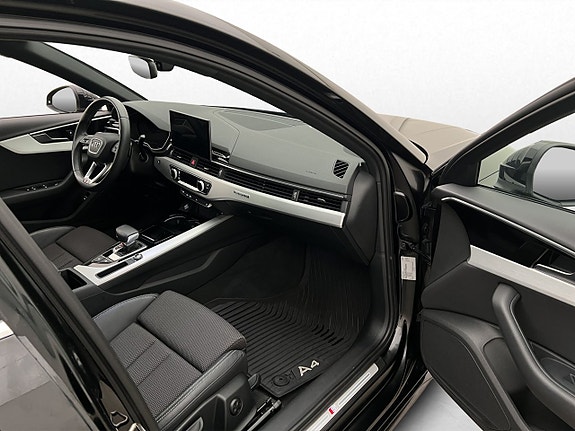 Audi A4 15 of 30