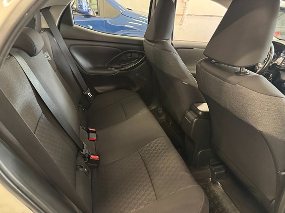 Toyota Yaris 18 of 25