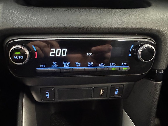Toyota Yaris 23 of 25