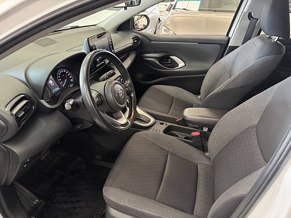 Toyota Yaris 20 of 25