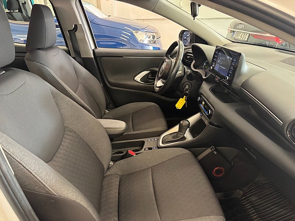 Toyota Yaris 17 of 25