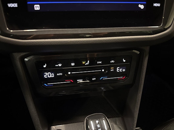Volkswagen Tiguan 21 of 27