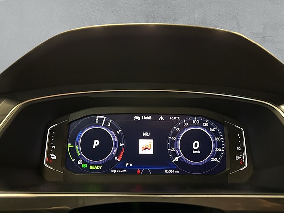 Volkswagen Tiguan 14 of 27