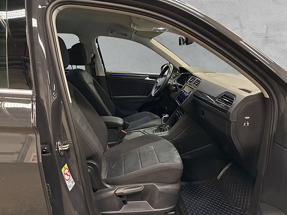 Volkswagen Tiguan 12 of 27