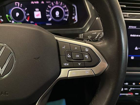 Volkswagen Tiguan 16 of 27