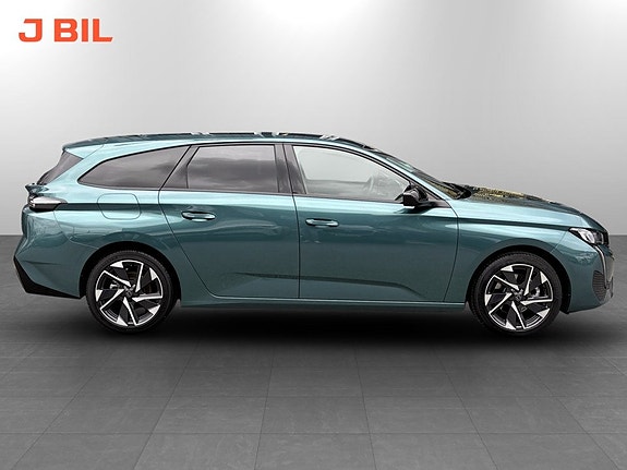Peugeot 308 SW 14 of 16