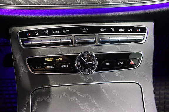 Mercedes-Benz CLS450 24 of 30