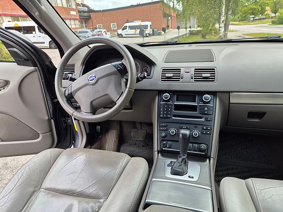 Volvo XC90 5 of 6
