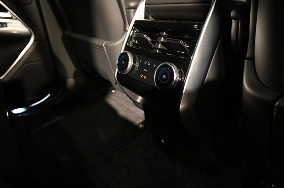 Land Rover Range Rover 19 of 25