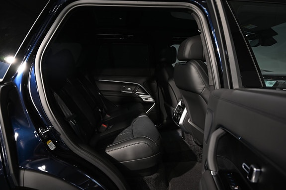 Land Rover Range Rover 17 of 25