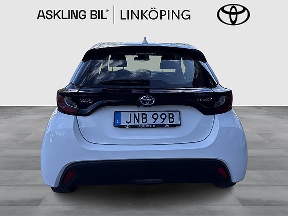 Toyota Yaris 5 of 14
