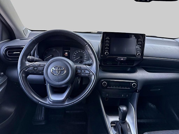 Toyota Yaris 9 of 14