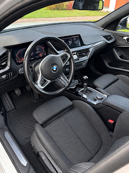 BMW 118i 5 of 5