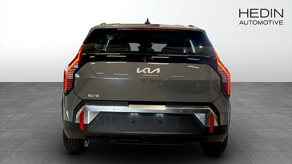 Kia EV3 7 of 12