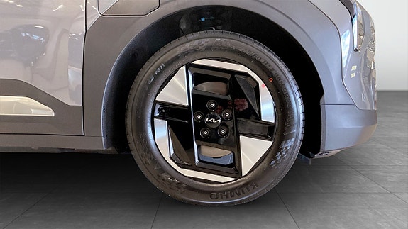 Kia EV3 9 of 12