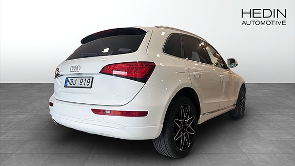 Audi Q5 2 of 12