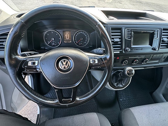 Volkswagen Transporter 7 of 10