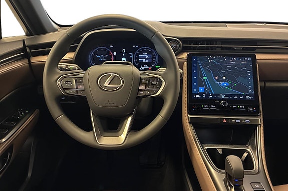 Lexus LBX 9 of 25