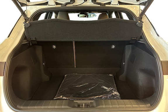 Lexus LBX 10 of 25