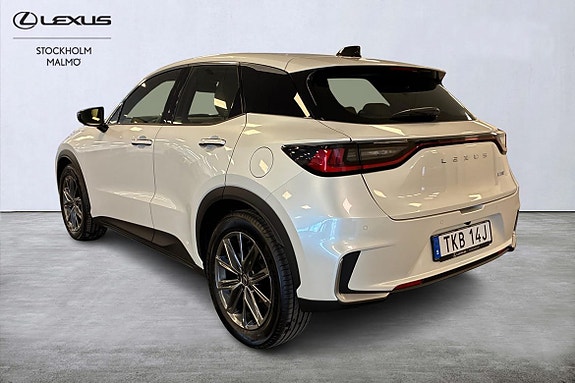 Lexus LBX 2 of 25