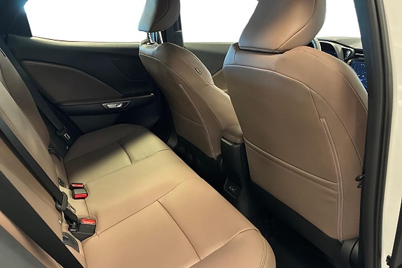 Lexus LBX 11 of 25