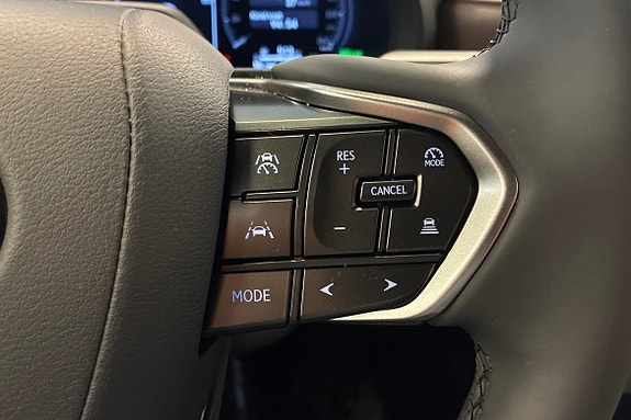 Lexus LBX 23 of 25