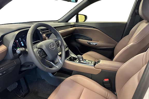 Lexus LBX 12 of 25