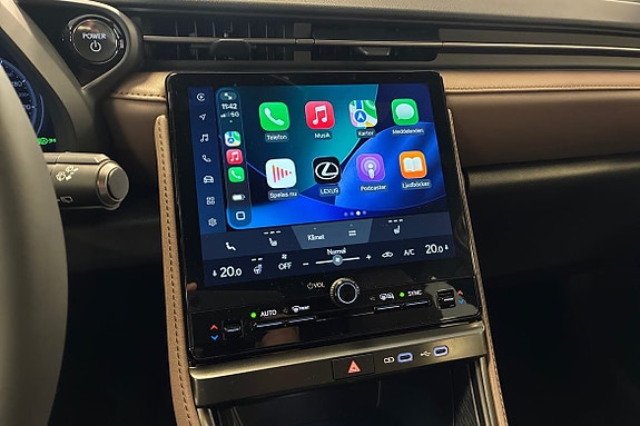Lexus LBX 22 of 25