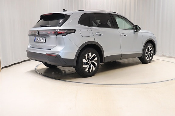 Volkswagen Tiguan 4 of 10