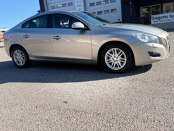 Volvo S60 6 of 7