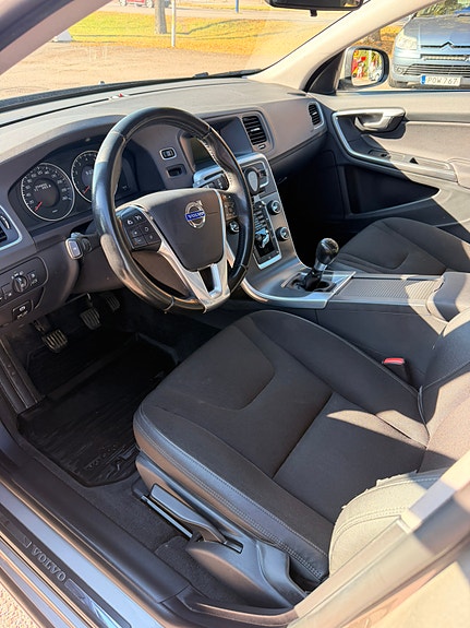 Volvo S60 5 of 7