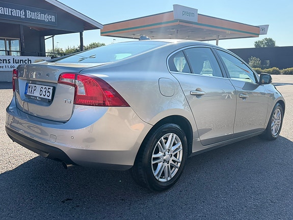 Volvo S60 4 of 7