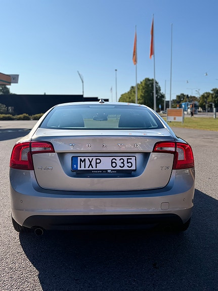 Volvo S60 3 of 7