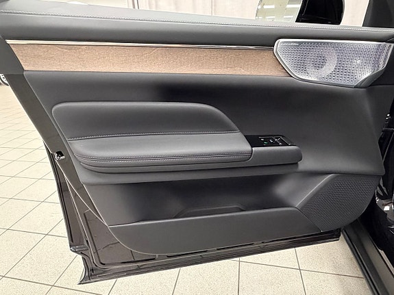 Volvo ES90 11 of 25
