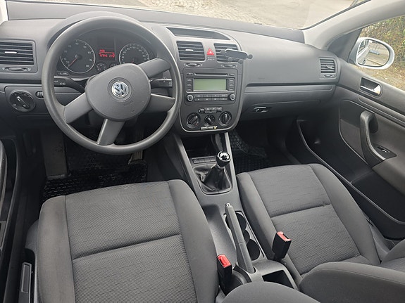 Volkswagen Golf V 11 of 14