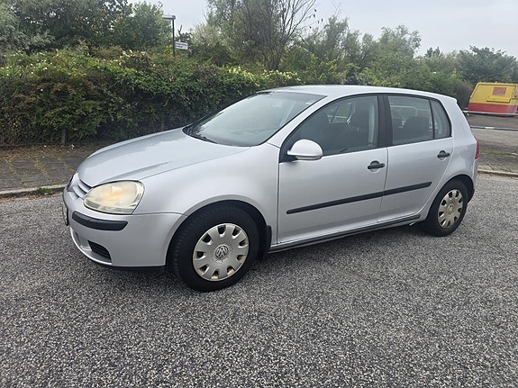 Volkswagen Golf V 8 of 14