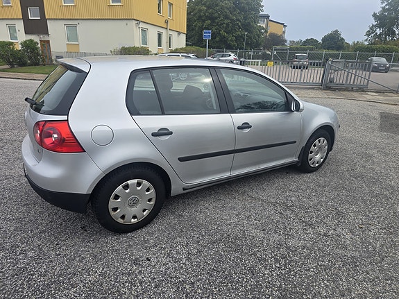 Volkswagen Golf V 14 of 14