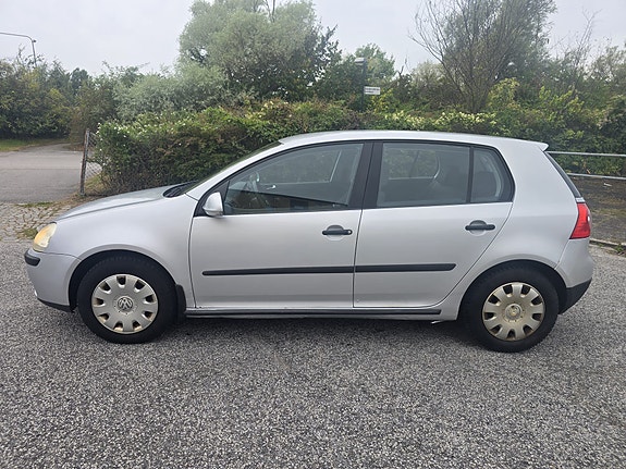 Volkswagen Golf V 10 of 14