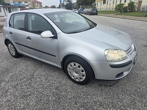 Volkswagen Golf V 5 of 14