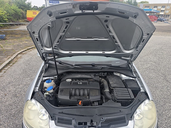 Volkswagen Golf V 13 of 14