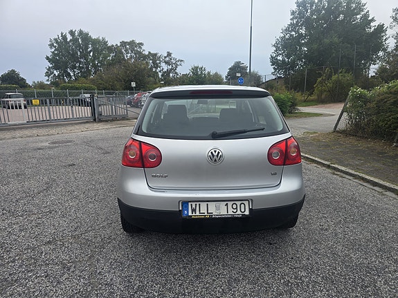 Volkswagen Golf V 7 of 14