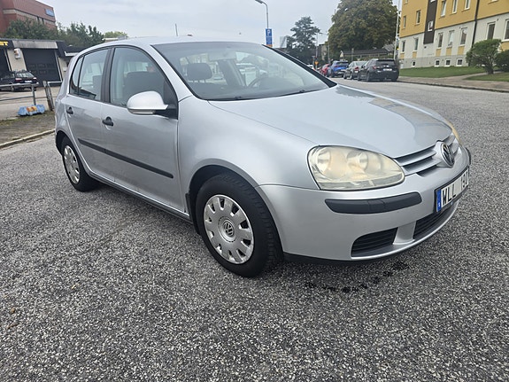 Volkswagen Golf V 4 of 14