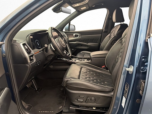 Kia Sorento 13 of 30