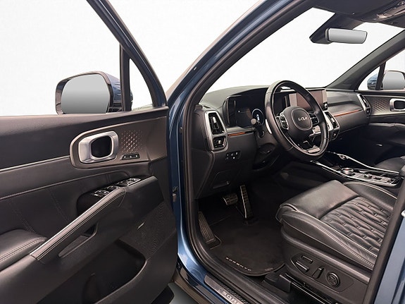 Kia Sorento 12 of 30