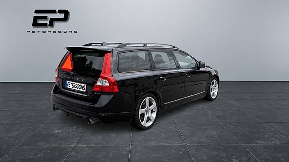 Volvo V70 4 of 9