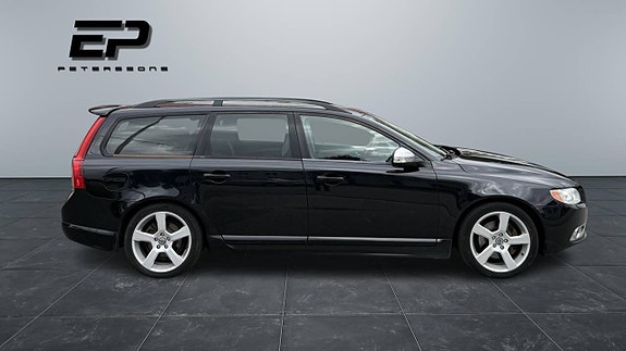 Volvo V70 3 of 9