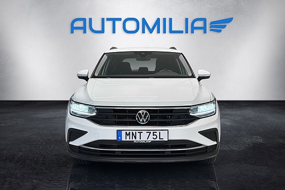 Volkswagen Tiguan 2 of 17