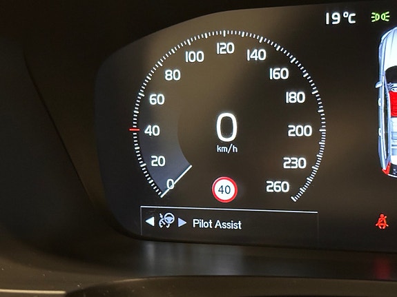 Volvo V90 Cross Country 14 of 30