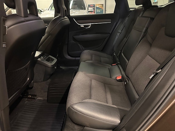 Volvo V90 Cross Country 30 of 30